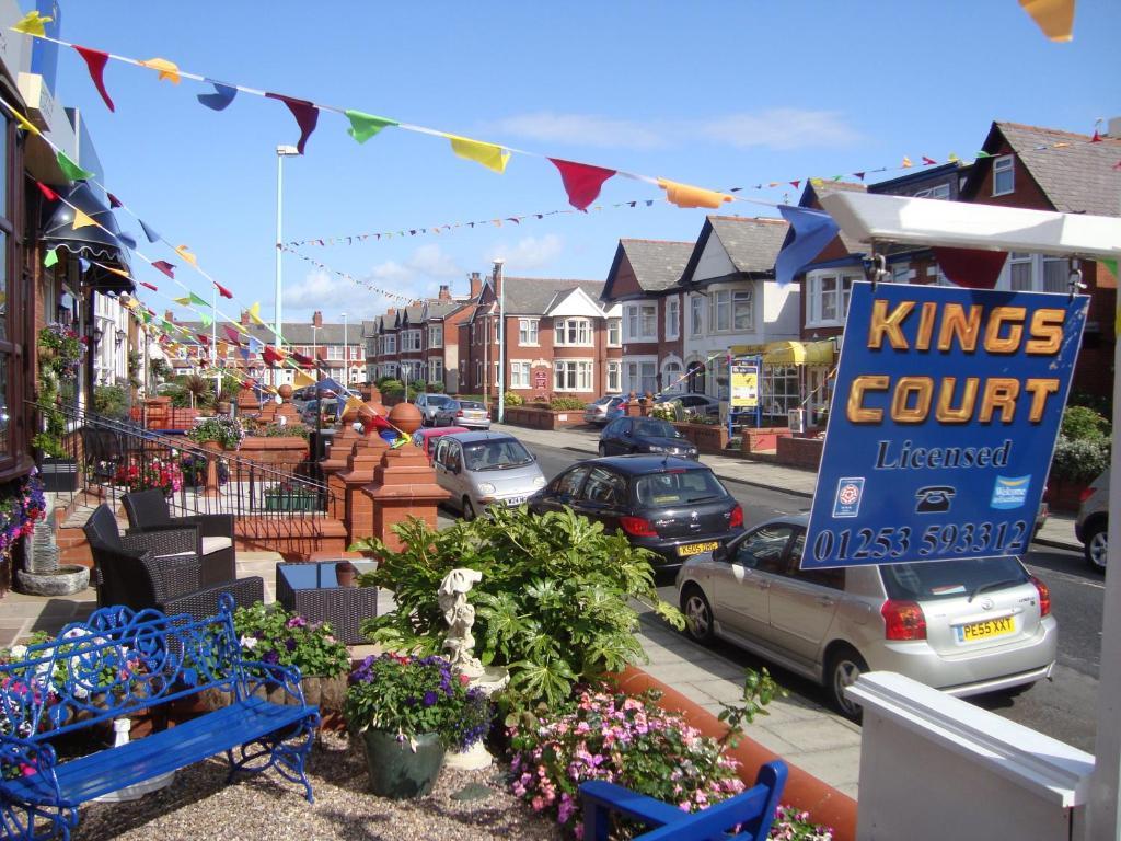 Kings Court Families & Couples Bed & Breakfast Blackpool Exterior foto