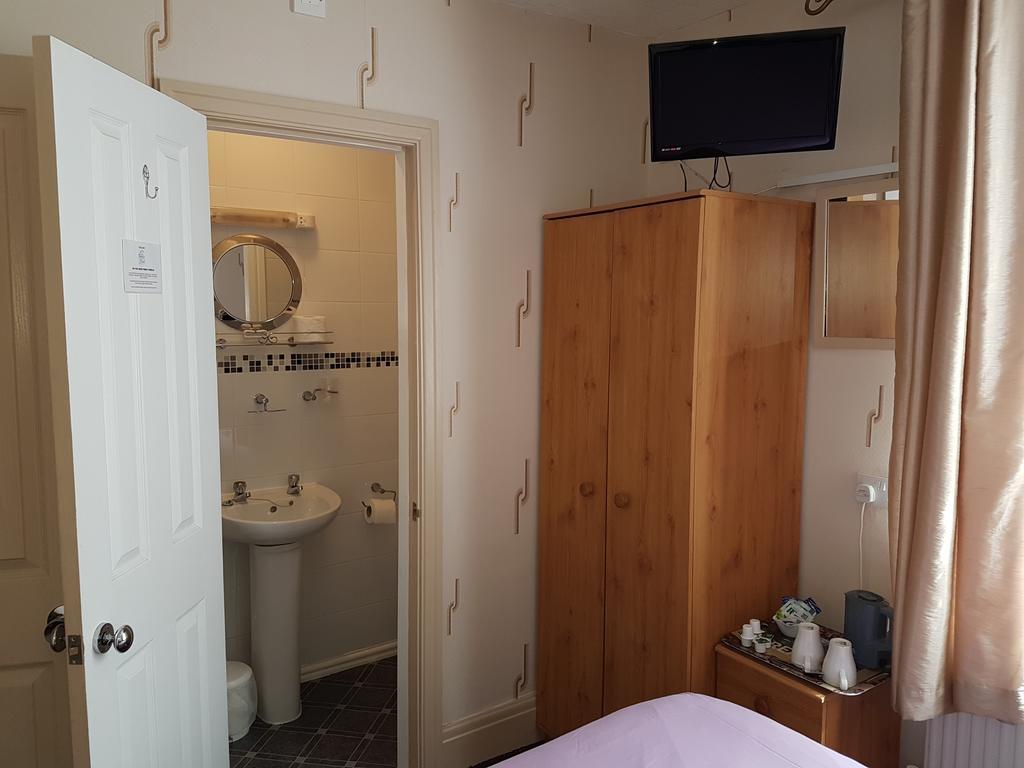 Kings Court Families & Couples Bed & Breakfast Blackpool Exterior foto
