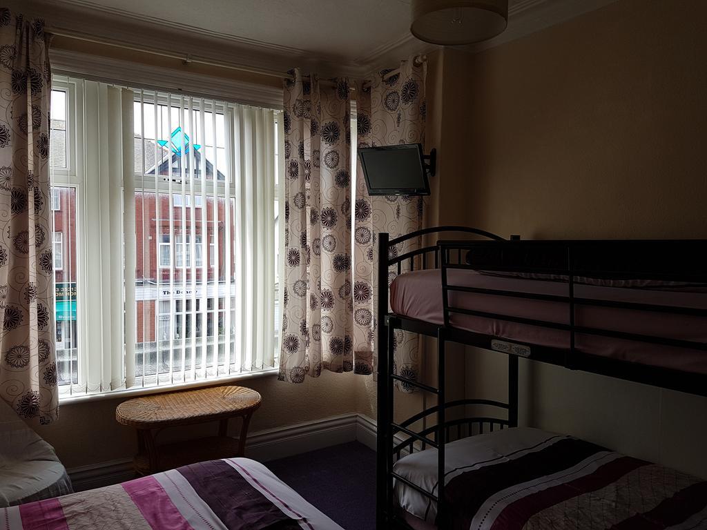 Kings Court Families & Couples Bed & Breakfast Blackpool Exterior foto