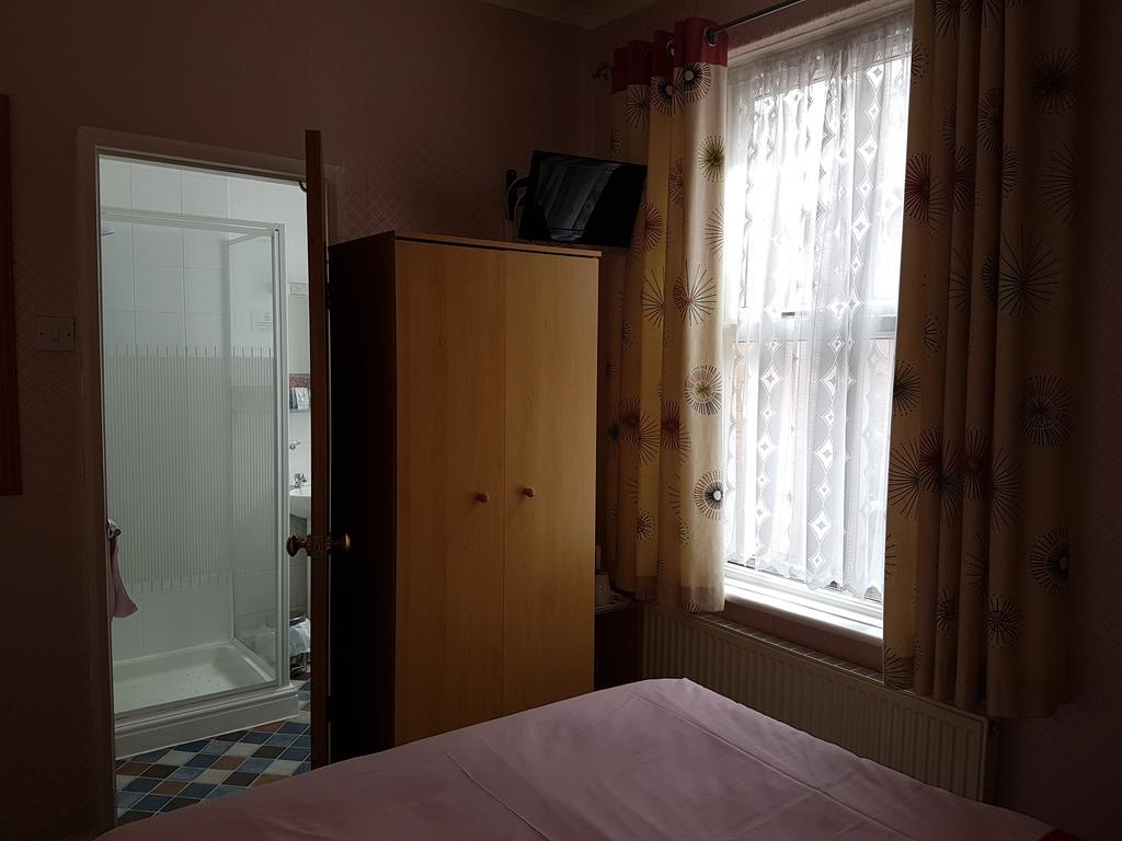 Kings Court Families & Couples Bed & Breakfast Blackpool Exterior foto