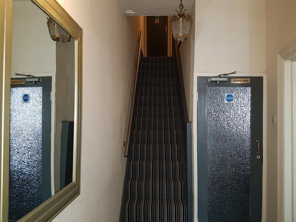 Kings Court Families & Couples Bed & Breakfast Blackpool Exterior foto