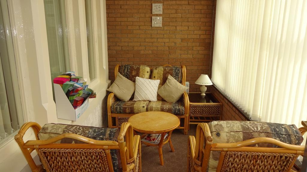 Kings Court Families & Couples Bed & Breakfast Blackpool Exterior foto