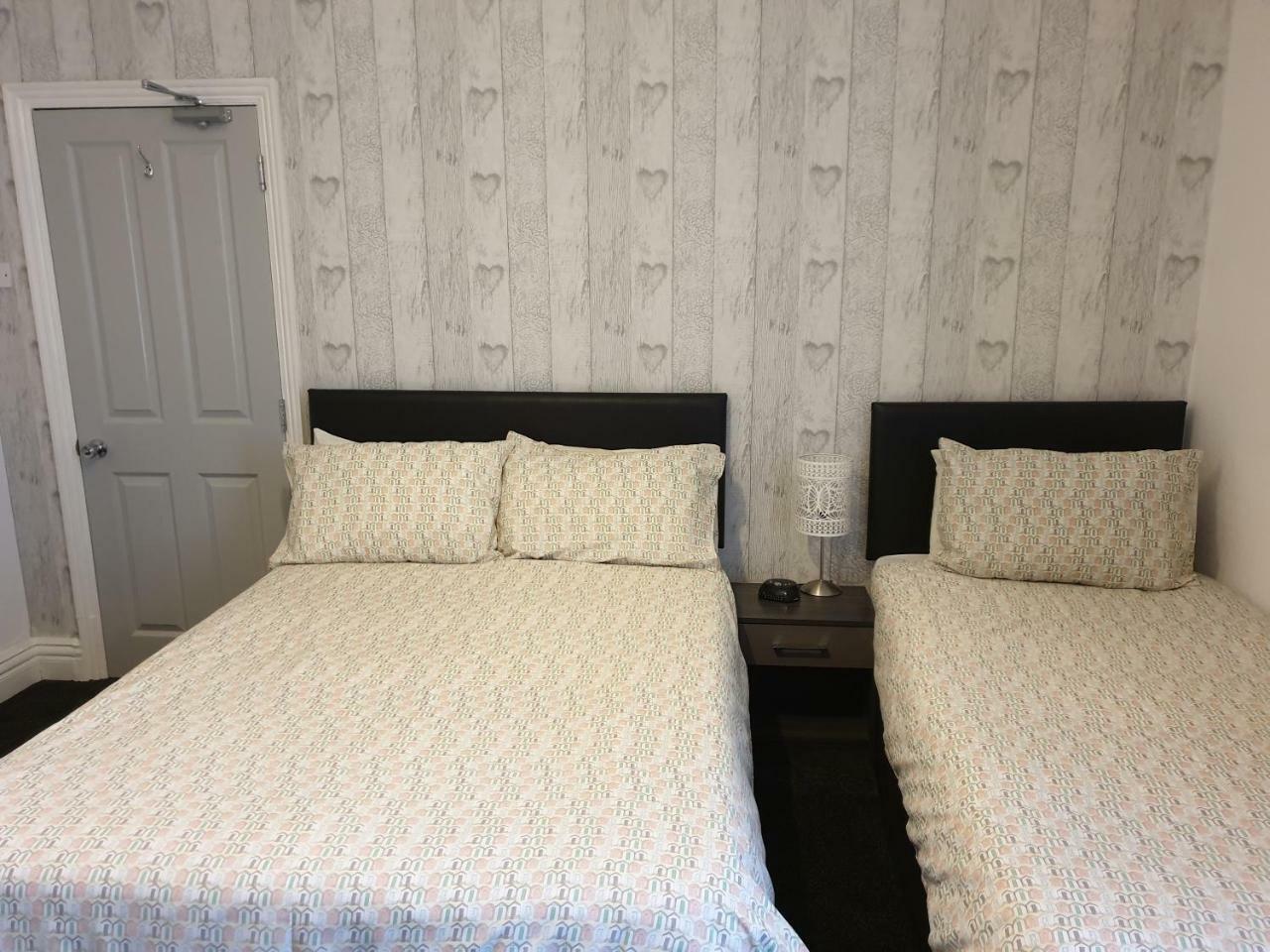 Kings Court Families & Couples Bed & Breakfast Blackpool Exterior foto